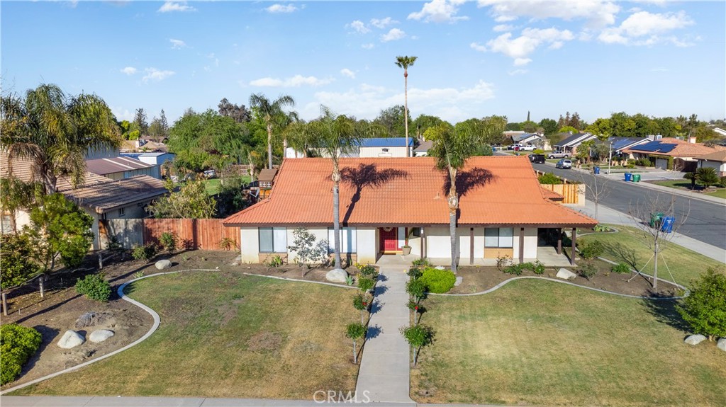 2119 Jenkins Road Bakersfield, CA 93314 - Photo 30 of 35 a view of a swimming pool with a patio