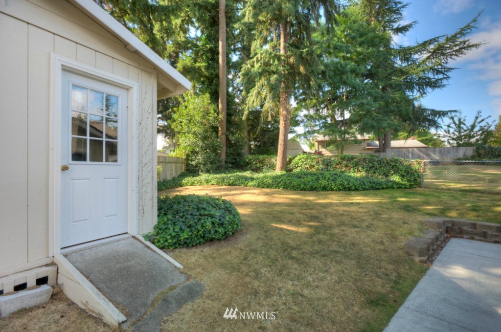1825 Camas Avenue Northeast Renton, WA 98056 - Photo 14 of 15