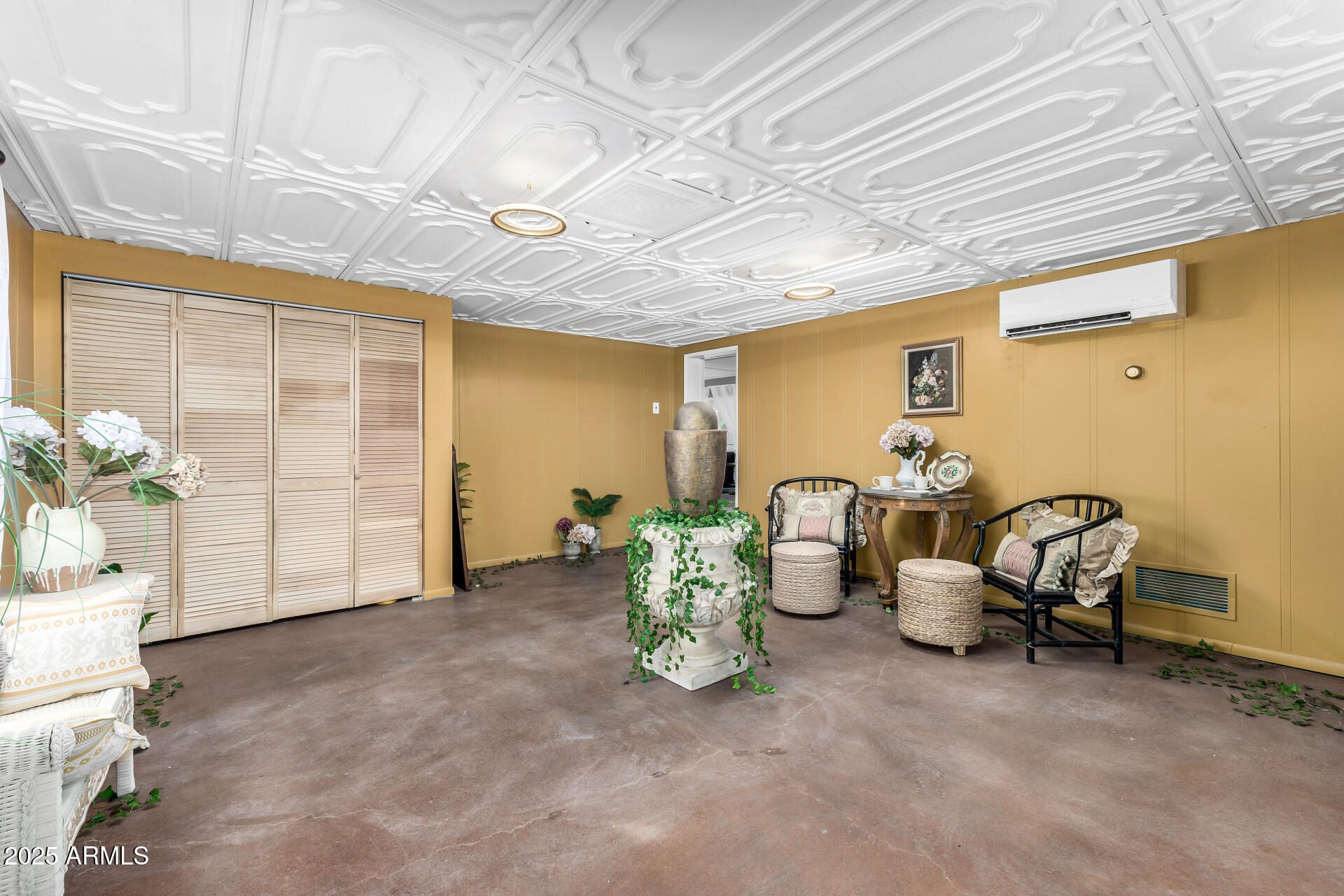 2302 West Berridge Lane Phoenix, AZ 85015 - Photo 30 of 40 a view of a livingroom with furniture and a couch