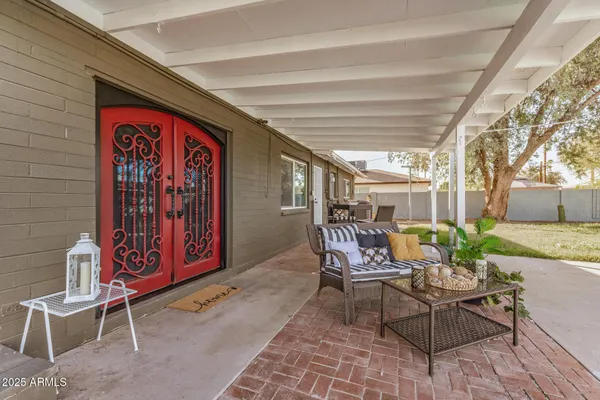 $455,000 | 2302 West Berridge Lane, Phoenix, AZ 85015