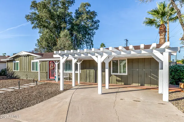 $455,000 | 2302 West Berridge Lane, Phoenix, AZ 85015