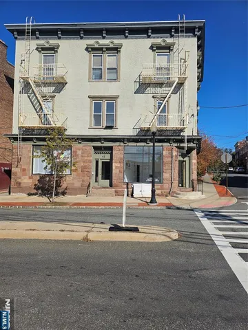 $245,000 | 41 Glenridge Avenue, Unit 2L, Montclair, NJ 07042