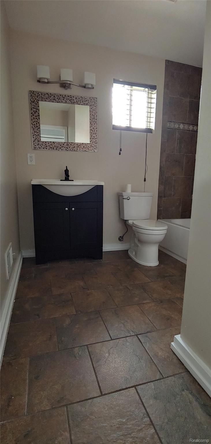 17528 Reed Street Melvindale, MI 48122 - Photo 26 of 30 extra bathroom upstairs 1.jpg