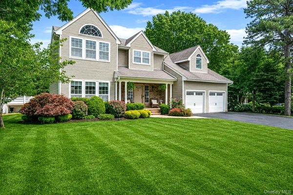 $1,288,000 | 20 Hancock Court, Centereach, NY 11720