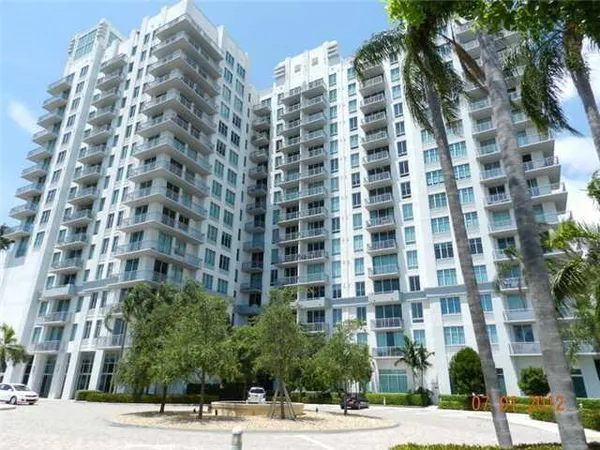 $2,500 | 300 South Australian Avenue, Unit 811, West Palm Beach, FL 33401