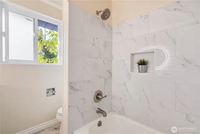 $995,000 | 959 Hoquiam Avenue Northeast, Renton, WA 98059