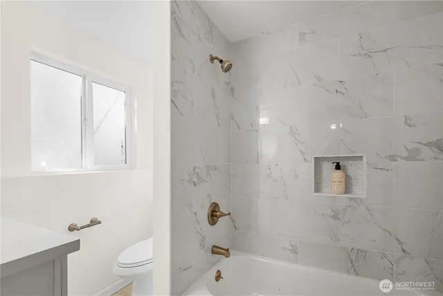 $995,000 | 959 Hoquiam Avenue Northeast, Renton, WA 98059