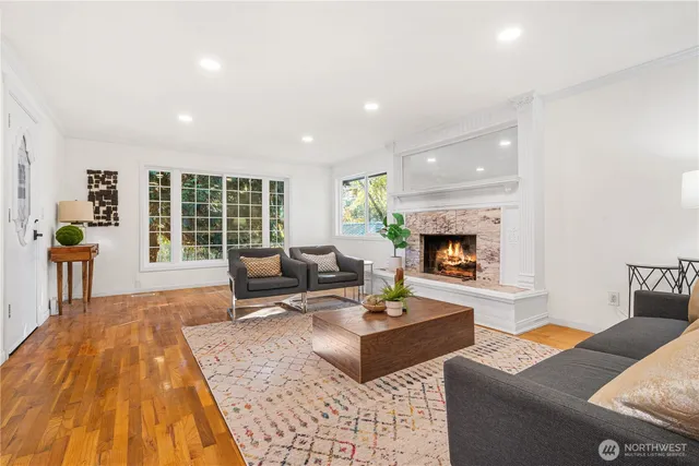 $995,000 | 959 Hoquiam Avenue Northeast, Renton, WA 98059