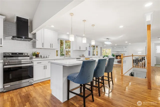 $995,000 | 959 Hoquiam Avenue Northeast, Renton, WA 98059