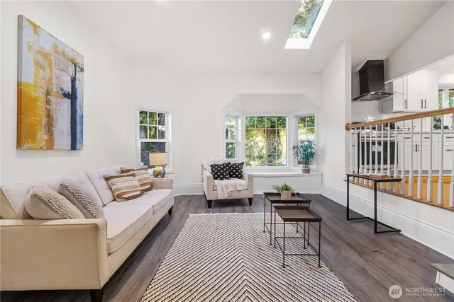 $995,000 | 959 Hoquiam Avenue Northeast, Renton, WA 98059