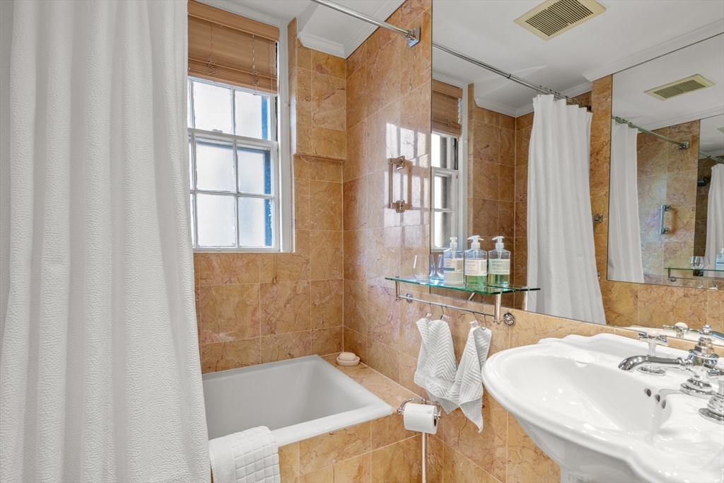 274 Beacon Street, Unit 7F Boston, MA 02116 - Photo 21 of 29