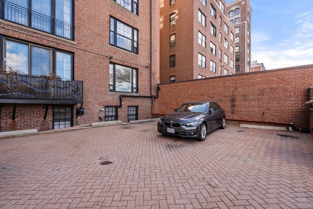 274 Beacon Street, Unit 7F Boston, MA 02116 - Photo 27 of 29