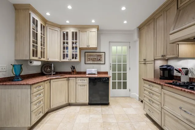 $2,350,000 | 274 Beacon Street, Unit 7F, Boston, MA 02116