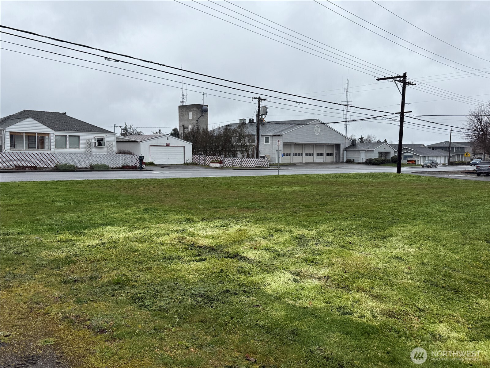 490 West Spruce Street Sequim, WA 98382 - Photo 17 of 18 a view of a living room and floor to ceiling window