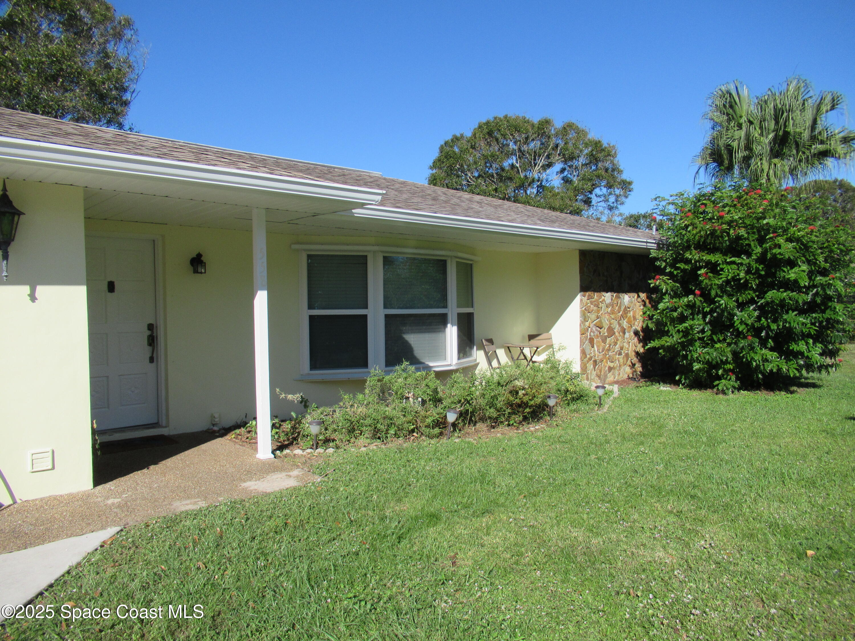 558 Sloane Street Sebastian, FL 32958 - Photo 2 of 29 IMG_6802