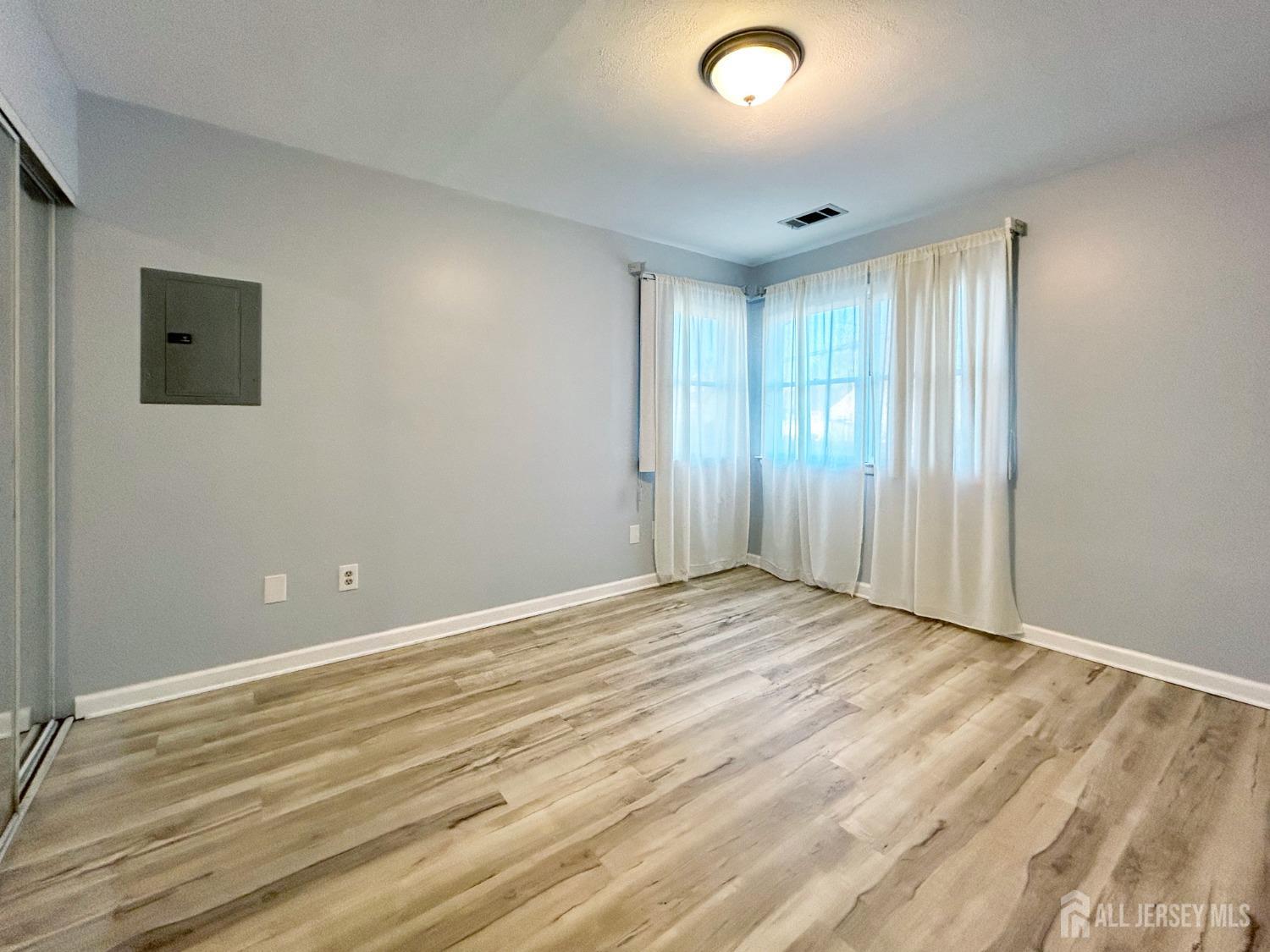 122 Vineyard Road Edison, NJ 08817 - Photo 17 of 19 a view of an empty room