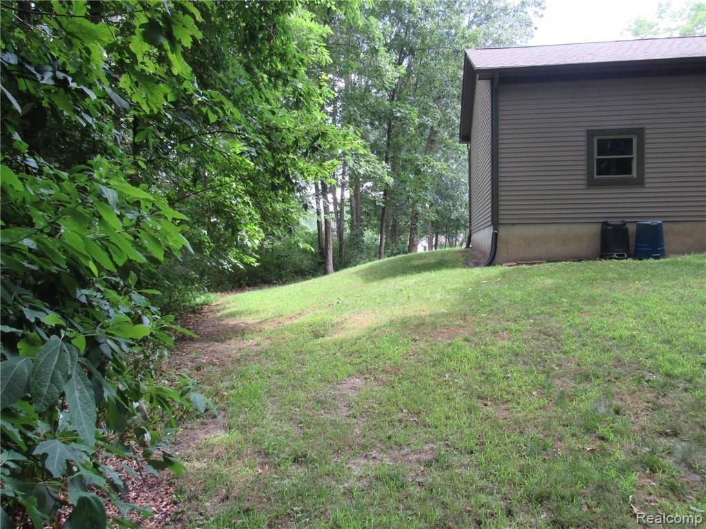 5044 Bradley Road Gregory, MI 48137 - Photo 10 of 47 IMG_1389.JPG