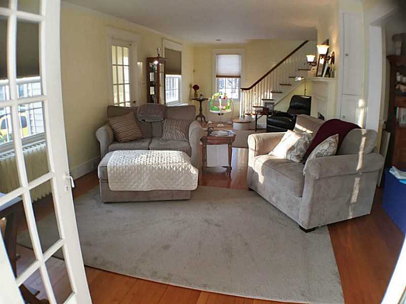 918 Main Street Warren, RI 02885 - Photo 6 of 24 Living Room.