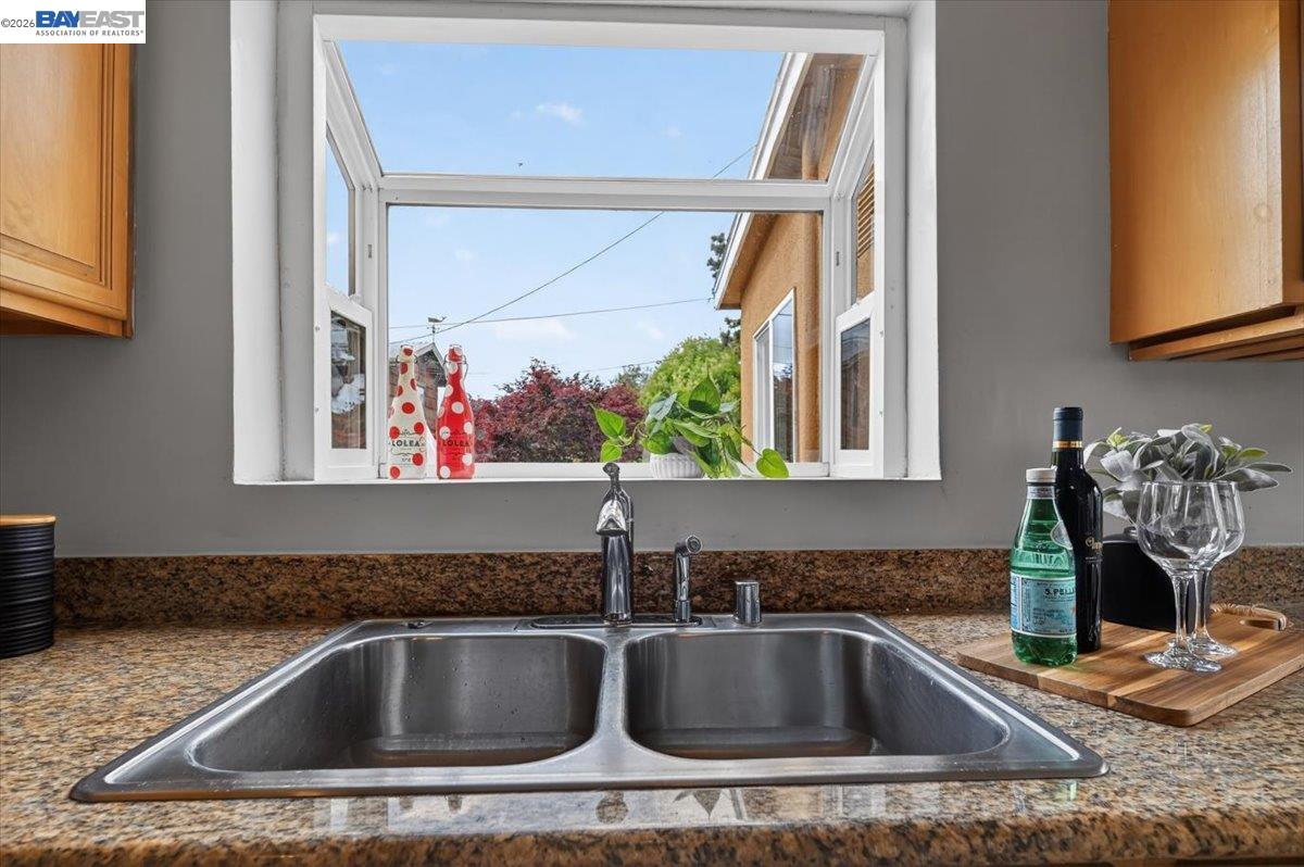 1175 Camelia Street Berkeley, CA 94702 - Photo 30 of 58