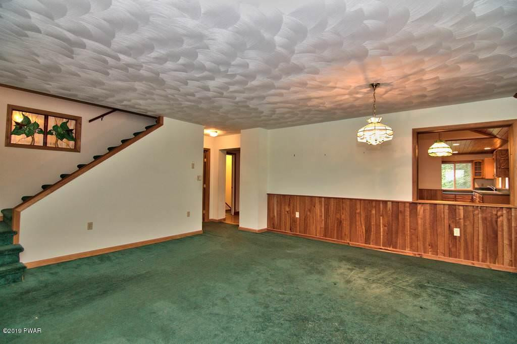 891 South Preston Road Lakewood, PA 18439 - Photo 12 of 42 Living Room