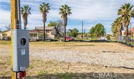 405 West Merrill Avenue Rialto, CA 92376 - Photo 6 of 20 a view of beach with patio