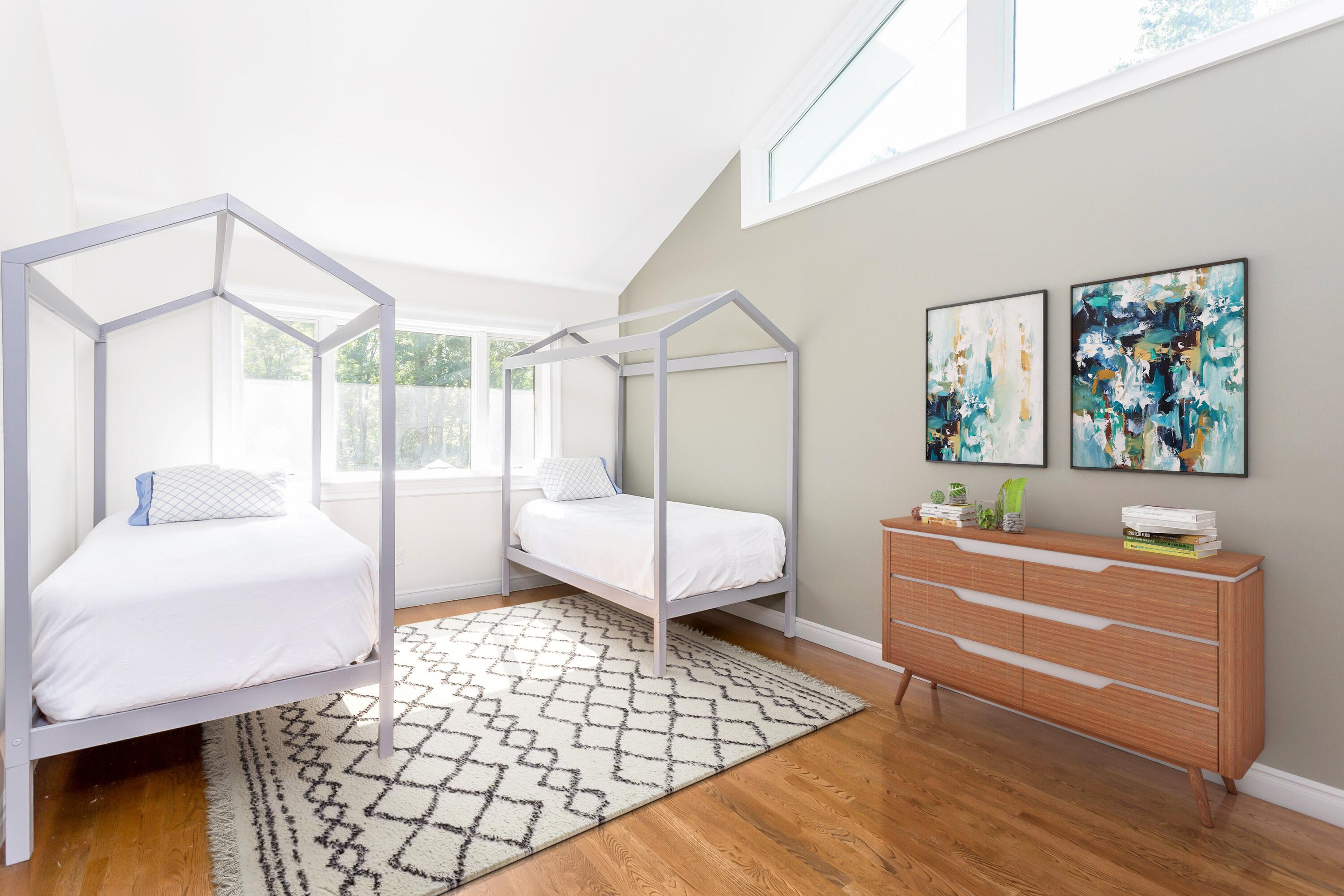 30 Carrington Drive Greenwich, CT 06831 - Photo 27 of 46 a living room with a couch and a table