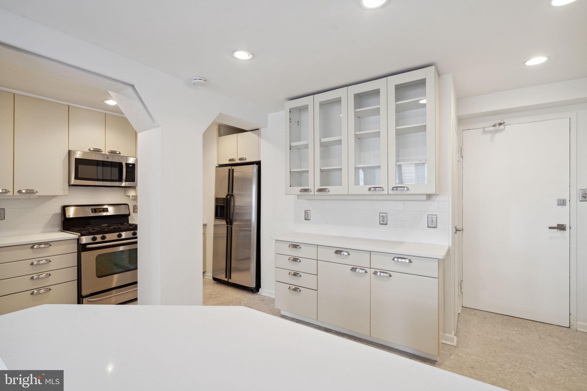 1810 Rittenhouse Square, Unit 70910 Philadelphia, PA 19103 - Photo 12 of 40