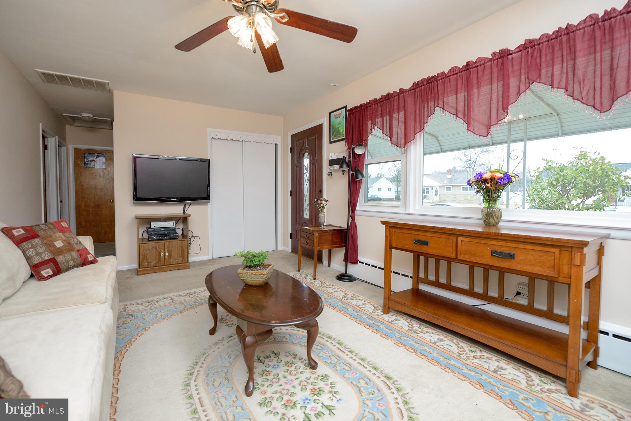 105 Baldwin Road Glassboro, NJ 08028 - Photo 3 of 29