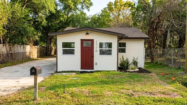 a front view of house with yard