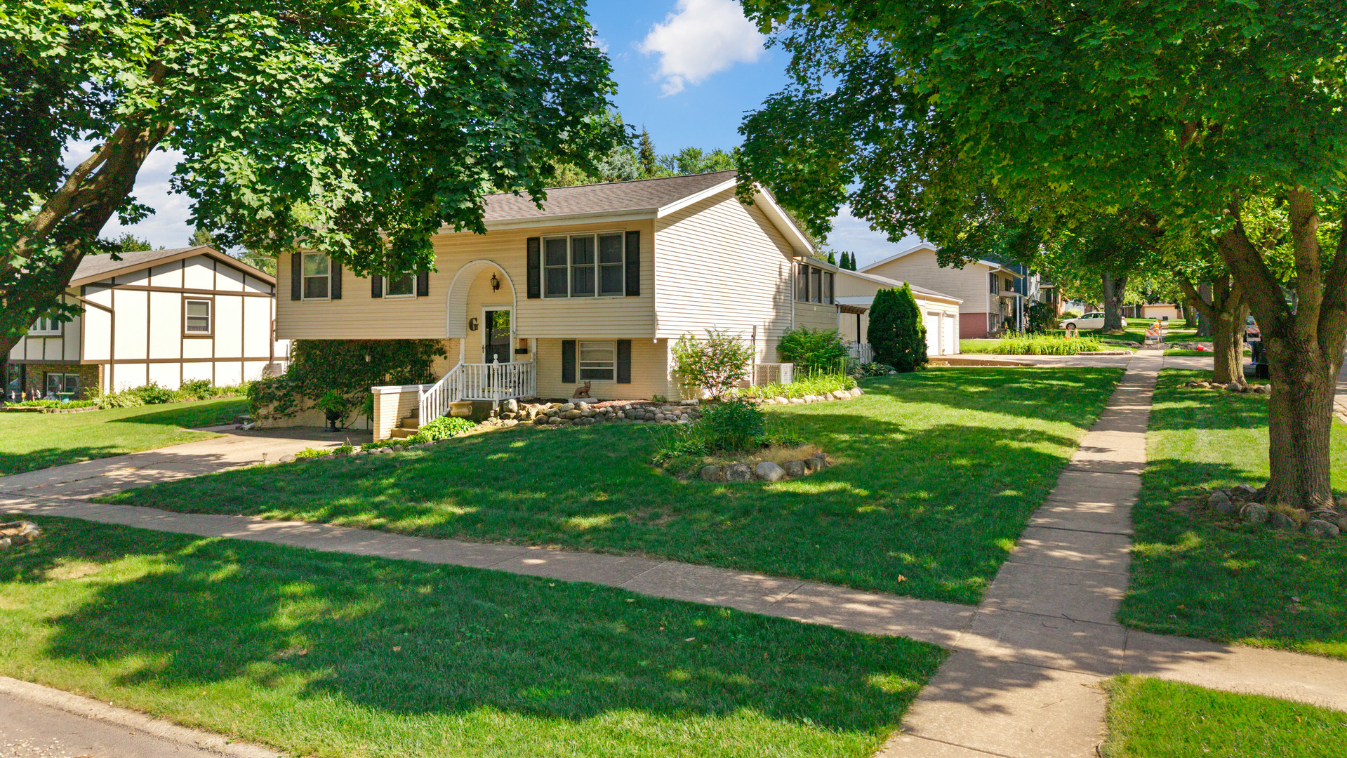 745 Sunbury Road South Elgin, IL 60177 - Photo 27 of 41