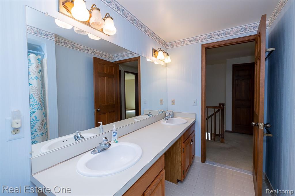3193 Salem Drive Rochester Hills, MI 48306 - Photo 42 of 47