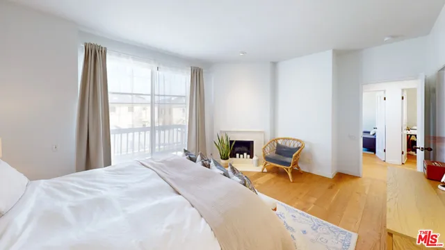 $1,645,000 | 1037 16th Street, Unit 10, Santa Monica, CA 90403