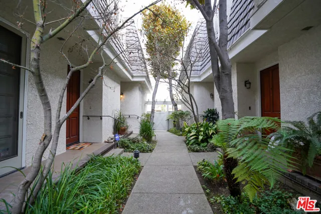 $1,645,000 | 1037 16th Street, Unit 10, Santa Monica, CA 90403