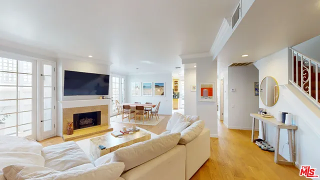 $1,645,000 | 1037 16th Street, Unit 10, Santa Monica, CA 90403