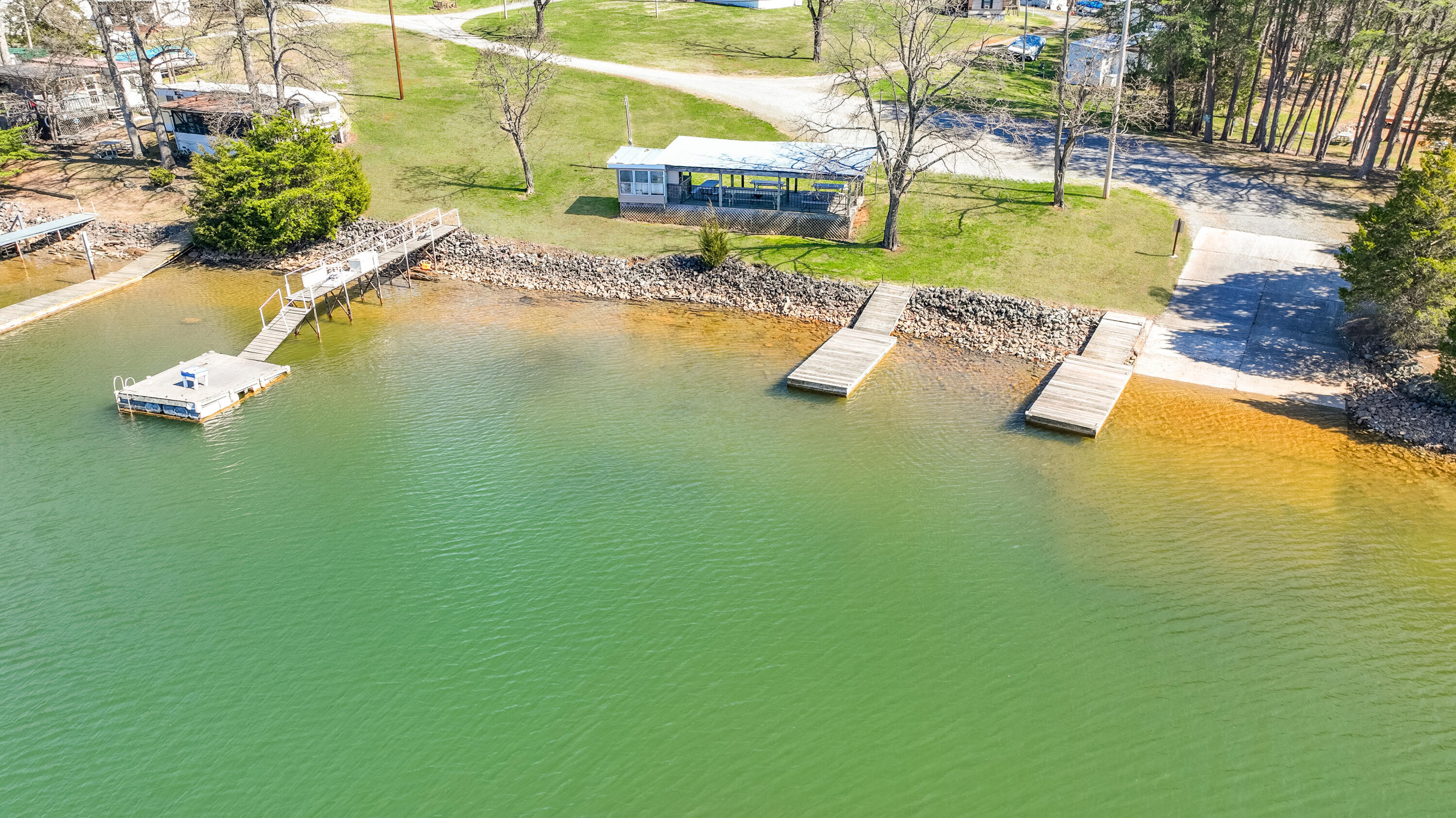 5625 Smith Mountain Road Penhook, VA 24137 - Photo 17 of 35 Community Area