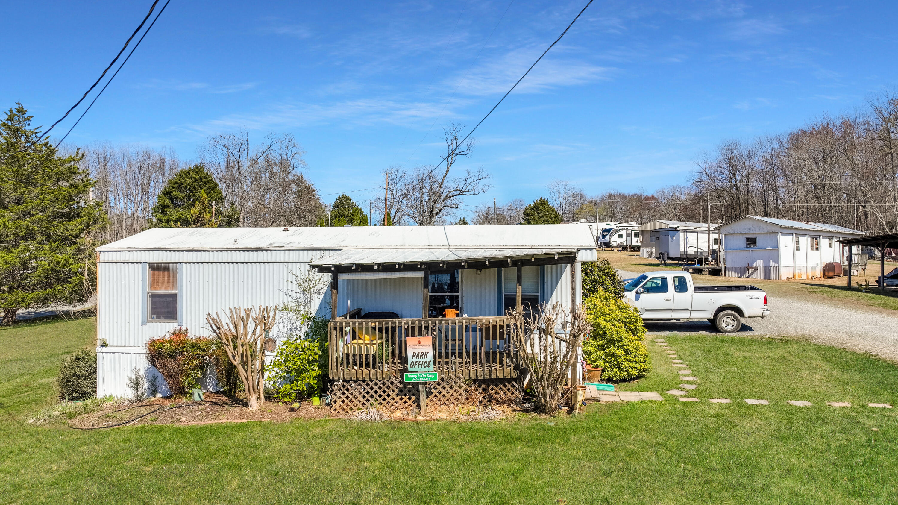 5625 Smith Mountain Road Penhook, VA 24137 - Photo 28 of 35 Office #2