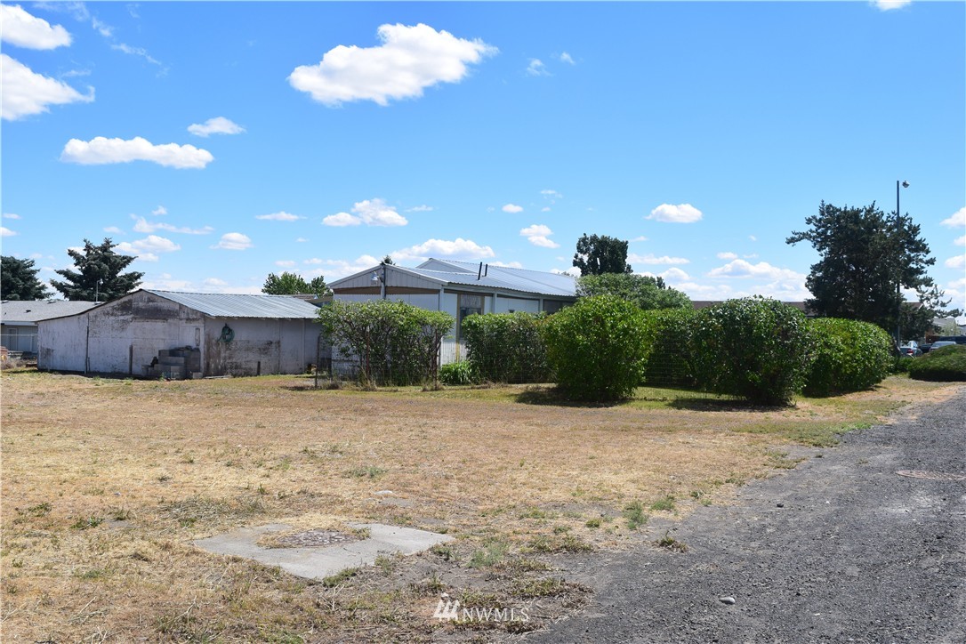 8520 Charles Road Northeast Moses Lake, WA 98837 - Photo 1 of 25 Gallery Image 1