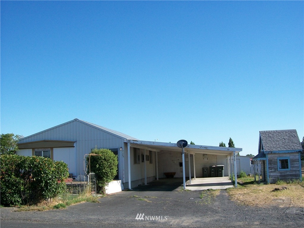 8520 Charles Road Northeast Moses Lake, WA 98837 - Photo 5 of 25 Gallery Image 5