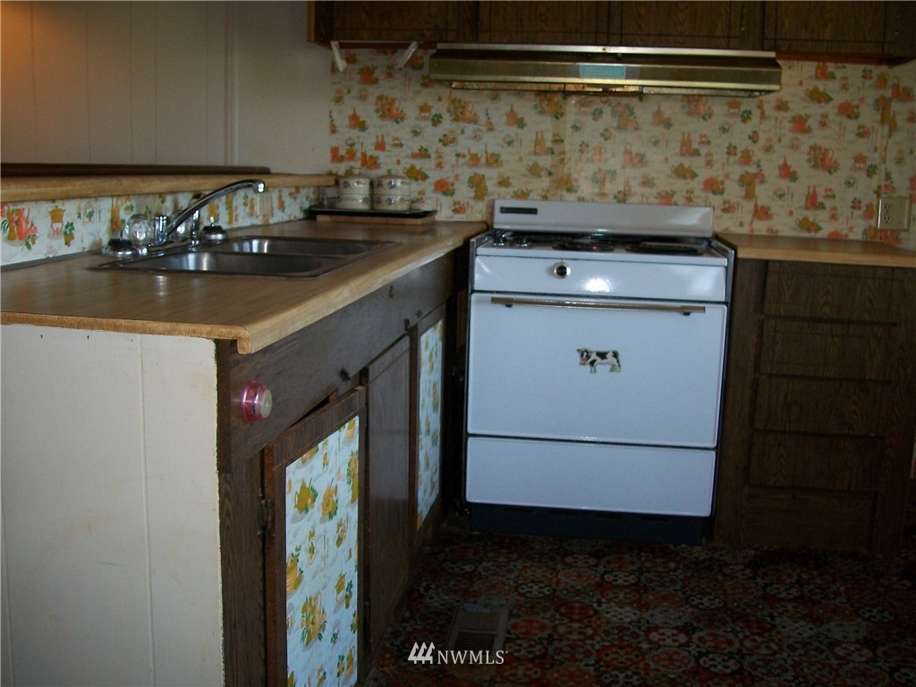 8520 Charles Road Northeast Moses Lake, WA 98837 - Photo 7 of 25 Gallery Image 7