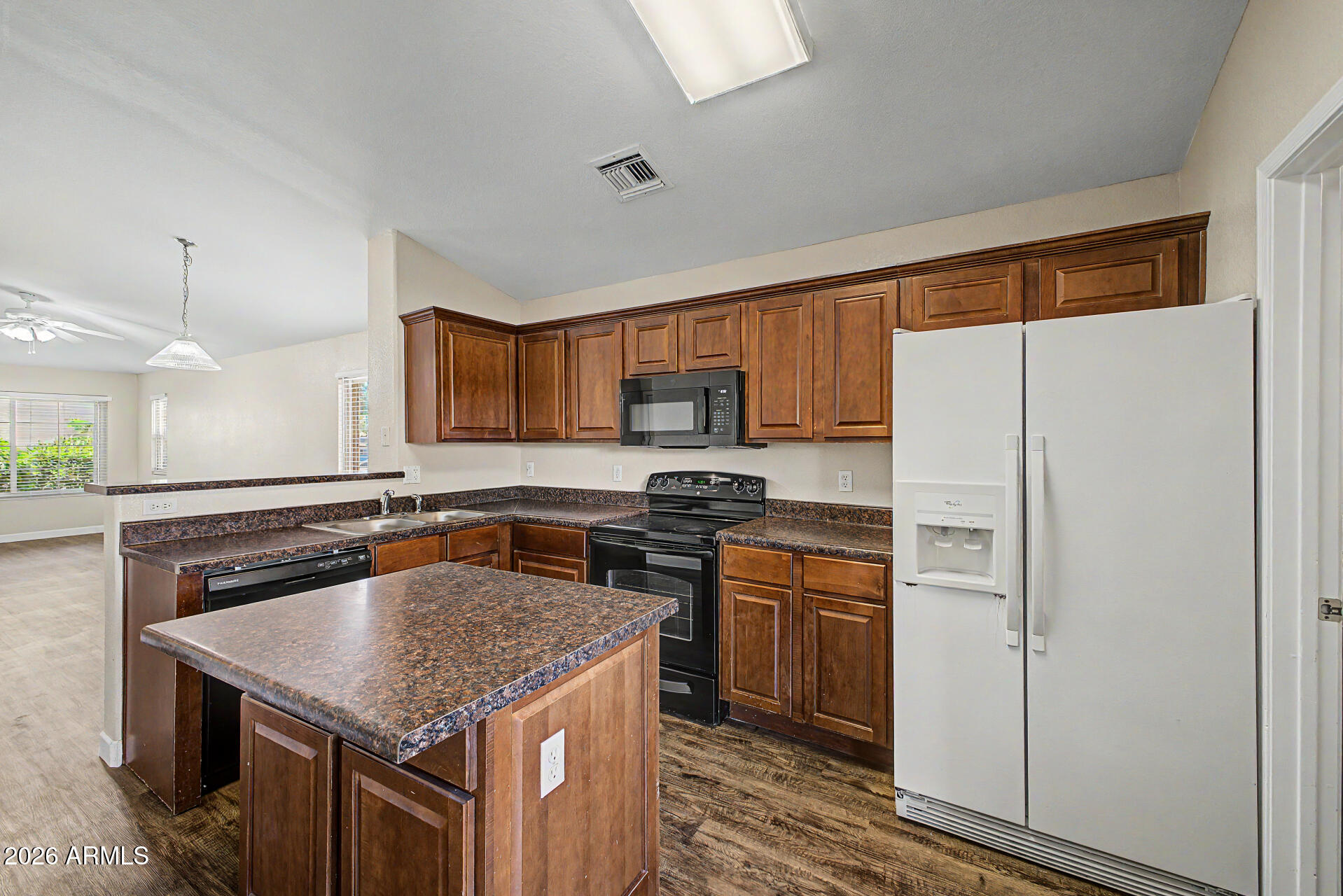 5808 East Brown Road, Unit 7 Mesa, AZ 85205 - Photo 12 of 35 11 - Brown