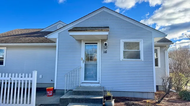 $265,000 | 16 Collins Street, Unit 16, Chicopee, MA 01022