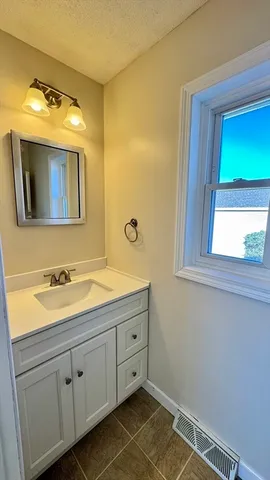 $265,000 | 16 Collins Street, Unit 16, Chicopee, MA 01022