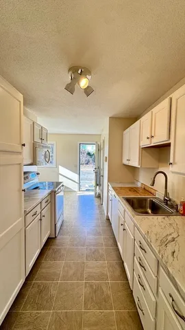 $265,000 | 16 Collins Street, Unit 16, Chicopee, MA 01022