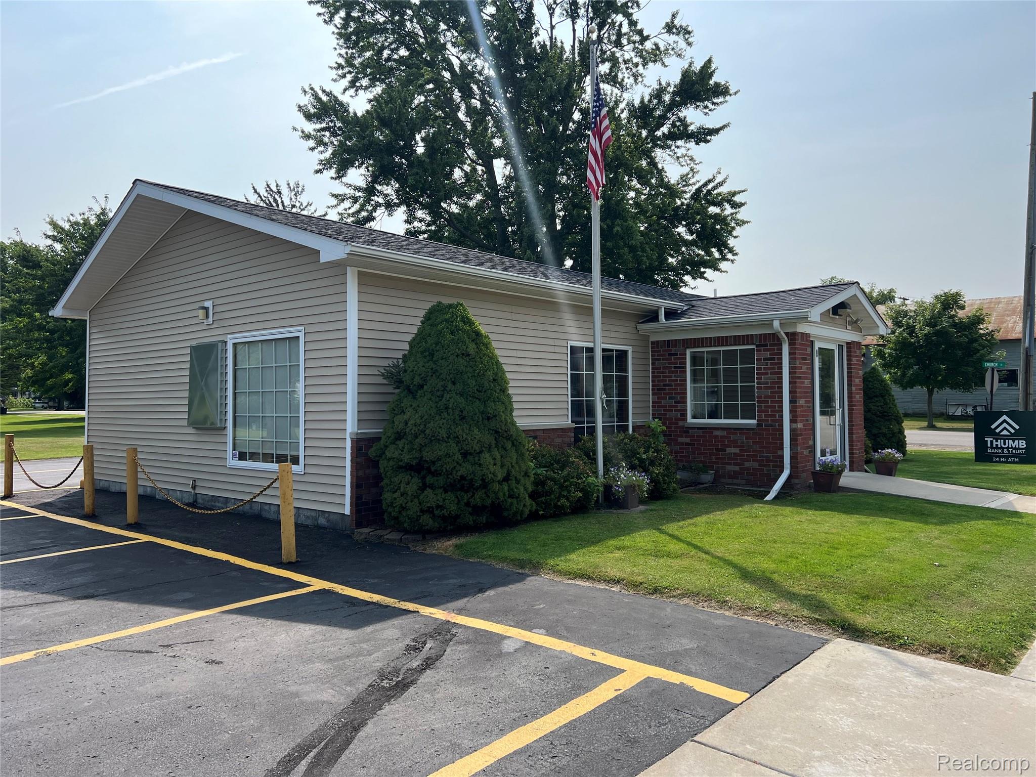 2543 South Sherman Road Applegate, MI 48401 - Photo 10 of 15 front.jpg