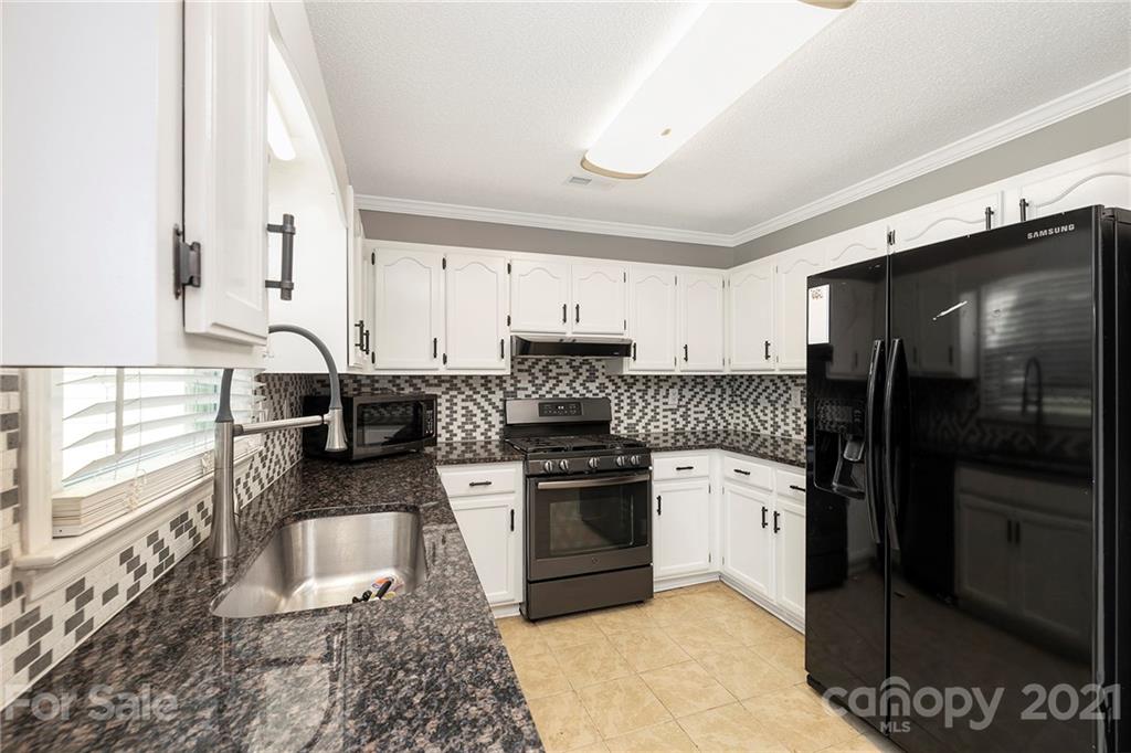 14049 Kedleston Road Huntersville, NC 28078 - Photo 12 of 26 Gallery Image 12