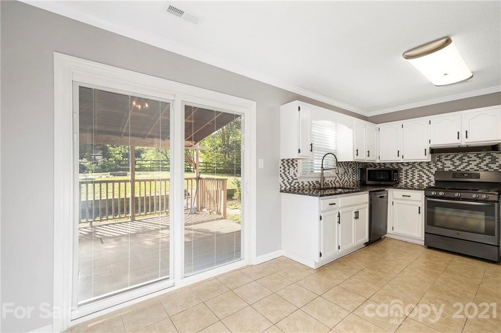 14049 Kedleston Road Huntersville, NC 28078 - Photo 14 of 26 Gallery Image 14