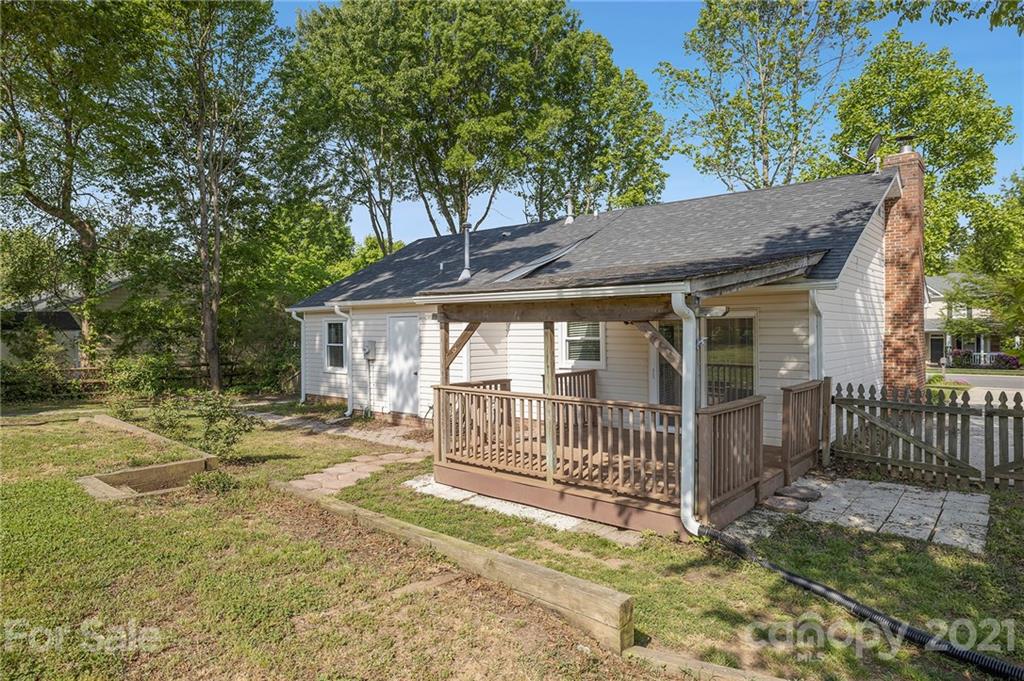 14049 Kedleston Road Huntersville, NC 28078 - Photo 7 of 26 Gallery Image 7