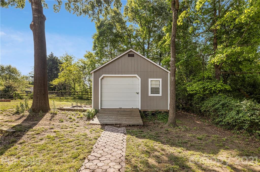 14049 Kedleston Road Huntersville, NC 28078 - Photo 10 of 26 Gallery Image 10