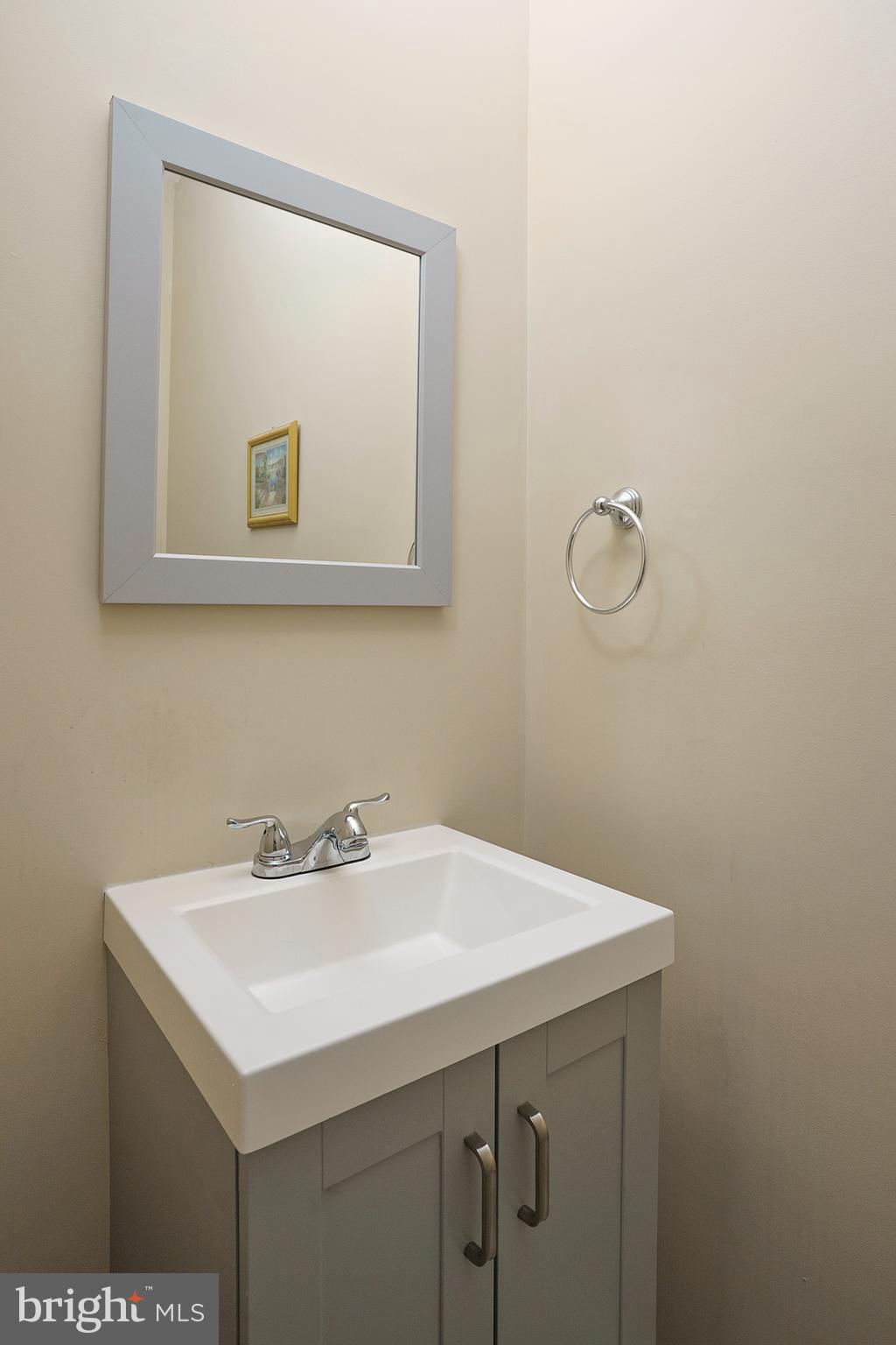 533 Callander Way Abingdon, MD 21009 - Photo 10 of 31 Half Bathroom