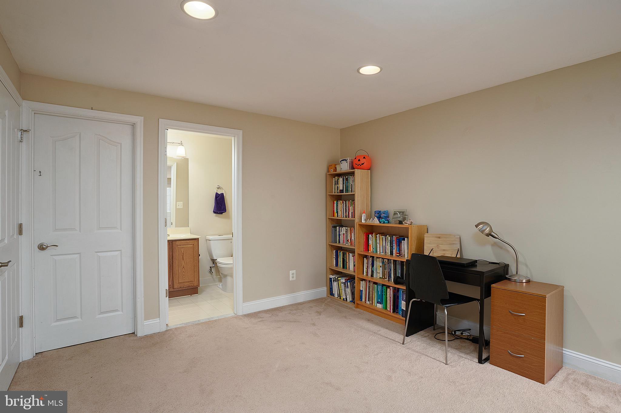 533 Callander Way Abingdon, MD 21009 - Photo 21 of 31 Family Room (alt view)